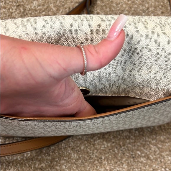 Michael Kors Cream and Tan Crossbody Bag with Gold Chain signature monogram - Picture 13 of 13